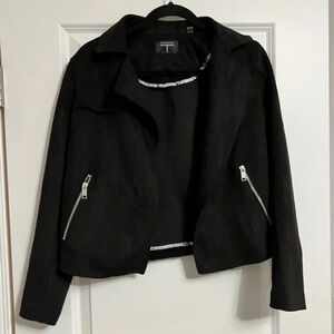 T Tahari Woman faux suede open front jacket, size XL.